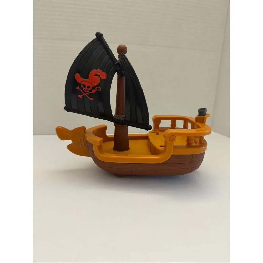Disney Jake & the Neverland Pirates Captain Hooks Battle Boat + 4 Figures Mattel - Picture 5 of 9